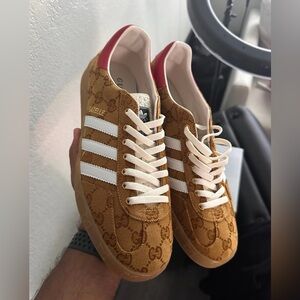 Adidas gazelle size 10 new